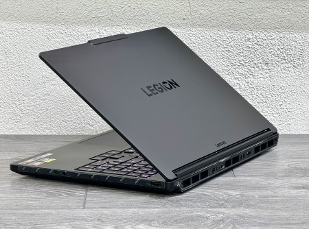 Lenovo Legion 5 15AHP11 4